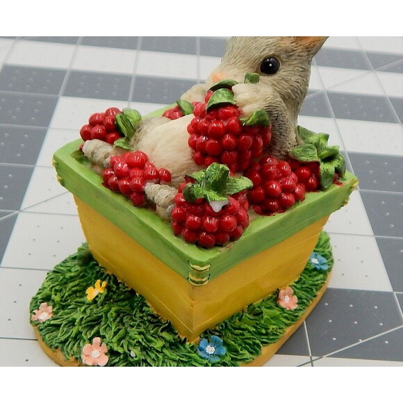 Charming Tails Bunny Figure The Berry Best Rabbit Berries 87/391 Fitz & Floyd - Picture 9 of 9
